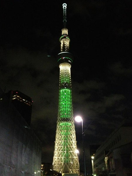 シャンパンツリー